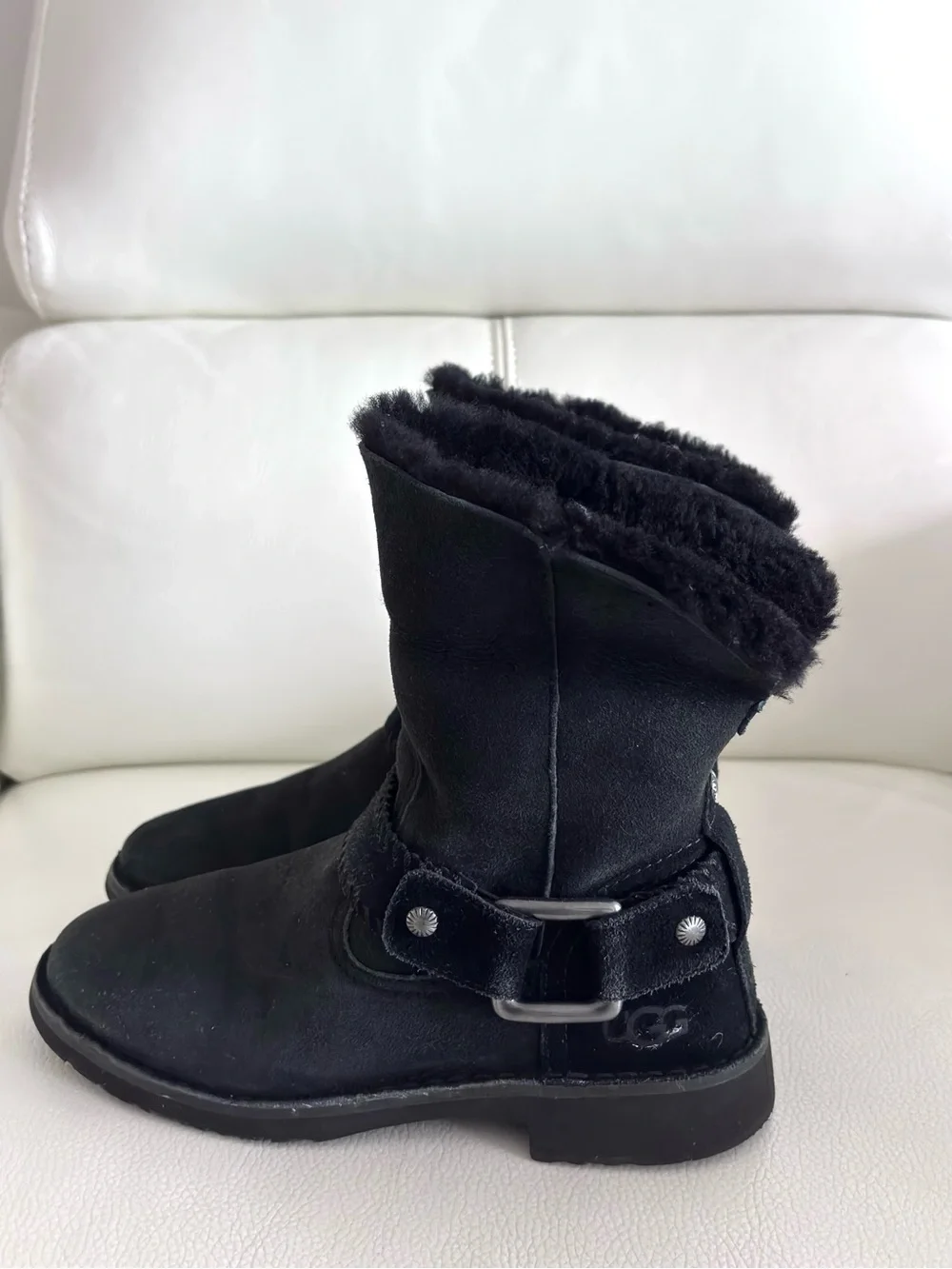 UGG Cedric Sheepskin Winter Black Boots size 6M